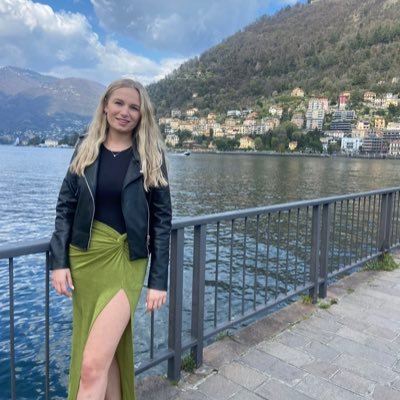 meganandrewsxx's profile picture. 