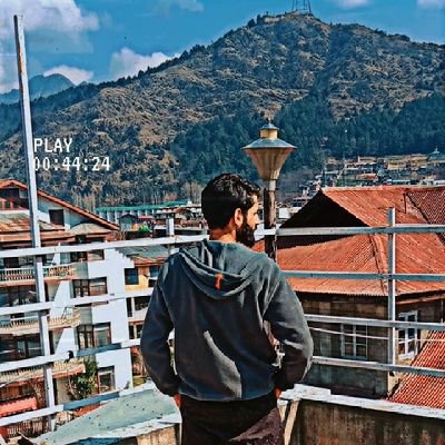 Muneeb623306's profile picture. Jaun Elia Quotes :“Lying is the worst need of life but sometimes speaking the truth is not a bad thing.” ·🤗