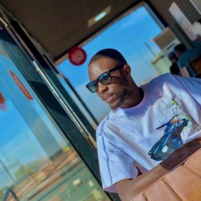 Clergyy_man's profile picture. We grow weary of things that we most desire.. Basic concept of life is contentment  _Certified Citizen