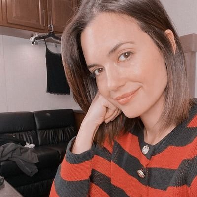 updates and daily content about the actress @TorreyDeVitto