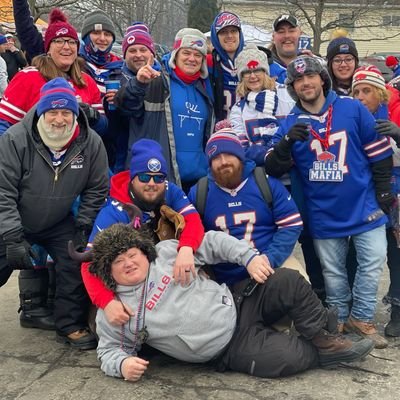 From Central NY.  Lover of animals and the beach.  I believe in a woman's right to choose.Huge fan of football, hockey and racing. #billsmafia #NYRangers  #imsa