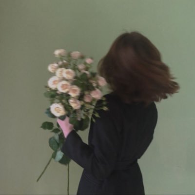 Hi_la2's profile picture. "فاتك مافاتك ليس لأن حظك سيء ، بل لأن حكمة الله أكبر من استيعابك."