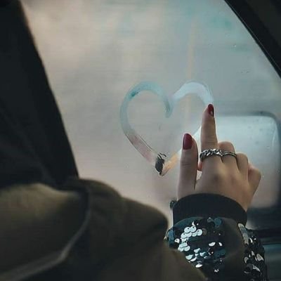 __mariiya__'s profile picture. Be Kind life is a Mirror 😄