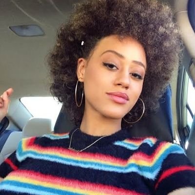 ellenannie40's profile picture. The best things come from living outside of your comfort zone.
Here's my story for the history books.💝💝
I'm a cupcake in search for her stud muffin✨✨