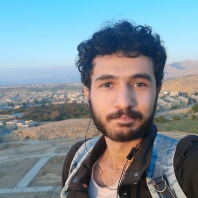 دانشآموختهی حقوق / دانشجوی حقوق بینالملل/ دوستدار مبانی حقوق بشر