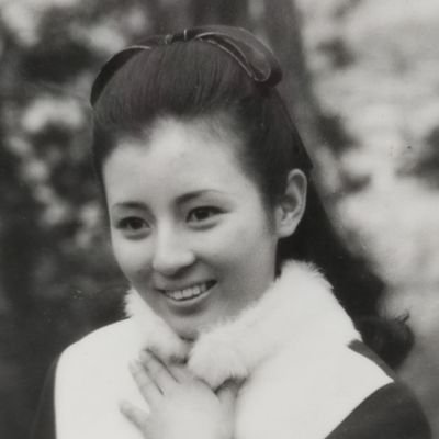 元  大映女優 
1968年｢ある女子高校医の記録  妊娠｣で17歳デビュー
20歳で引退

50数年ぶりにご縁あって皆様にお会いする機会があり  たまにですがTwitterで呟いたり昔の写真をアップしております🍀週2回テニス🎾で元気に走り回り花や空(雲)の写真を撮るのが趣味
中国の時代劇が大好きです💜