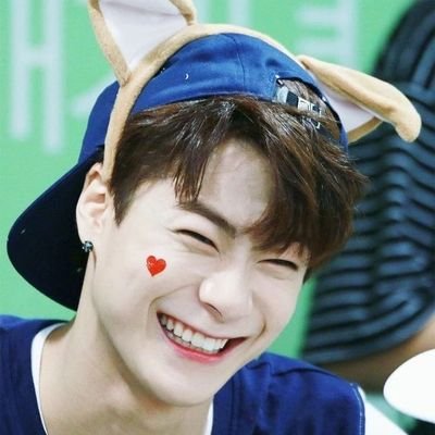 Personal account turned into an account dedicated to remembering Moonbin 😢🕊️