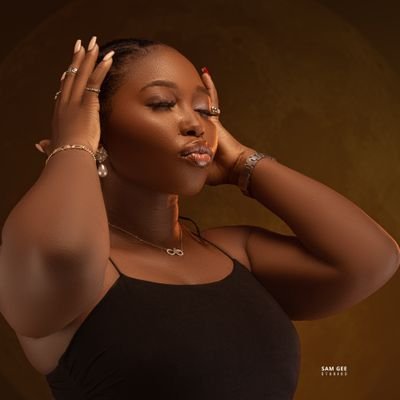 Oluwakemi Ella, Omo Odufuwa.😌
God's Sweet Child.🥰
Welfarism Enthusiast.🤗
Freelancer/ Networker.👨‍💻
Lover of all things Sweet & Beautiful 😍💝💫