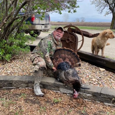 Professional Environmental Consultant and Wildlife Biologist.Crawfish Farmer. Hunter- Turkey, Duck, Deer. @cheek2roy is my real first and only love ❤️