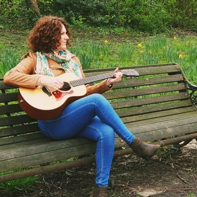 Singer / Vocalist /
Lead vox @startthepartyuk
Vocal Coach @charlottedayvox https://t.co/50dJNsZizu