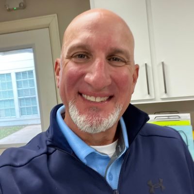 eljefedefutbol's profile picture. Texas Longhorn🤘Aggie Dad 👍 Retired Ball Coach ⚽️🏈 WestHam supporter ⚒⚒⚒