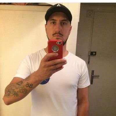 8RADO8's profile picture. "Nesmíte zapomenout, že zrůda je jenom odchylka a že pro zrůdu je zrůdná normálnost.” John Steinbeck - East of Eden 🥃 🖤🎶🖤