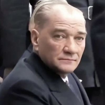 sevgitopcu12's profile picture. Kırmızı çizgimdir