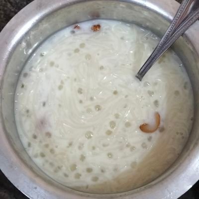 Karmegak2000's profile picture. 