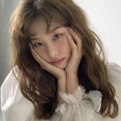 aescarics's profile picture. official accounts blocked.