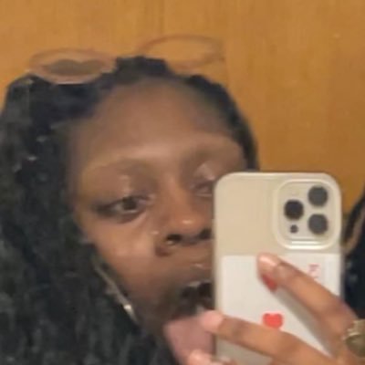 venusayalani's profile picture. bitch, thrifty? hoe, money.