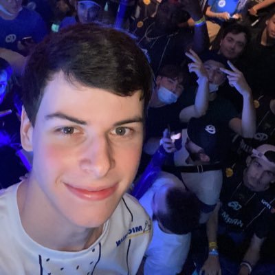 ju_lmnr's profile picture. Ui