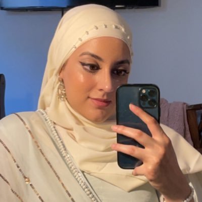 itsambereen's profile picture. 