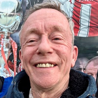 philhawker's profile picture. Sort of artist, would-be composer, ex-hockey player, learning guitar, ex headteacher, lifelong Cheltenham Town fan, European.
