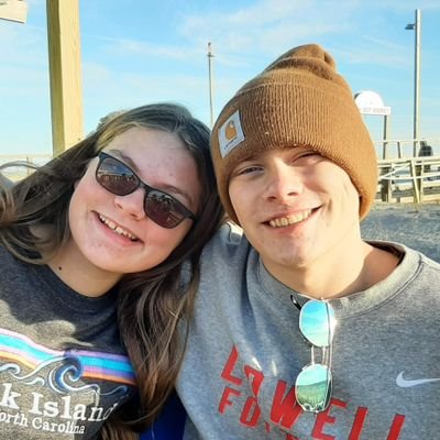 Joyce15Hofman's profile picture. MI native.. Wife,Mom of 2 great kids. Willing to travel where ever to watch them play their sports. Softball, Football and Powerlifting. ❤