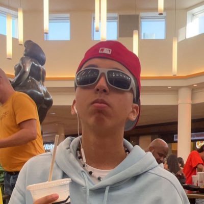 dhaniii333's profile picture. la vida es dura