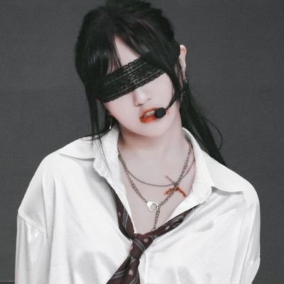 kamu adalah alasan dibalik aku tersenyum dan merasa bahagia dalam hidup ini
