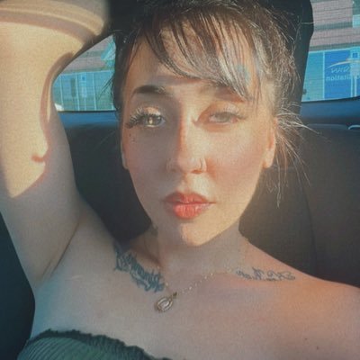 SelenaMamiiii's profile picture. The real Queen Rican Mami🇵🇷👑. Única Cuenta