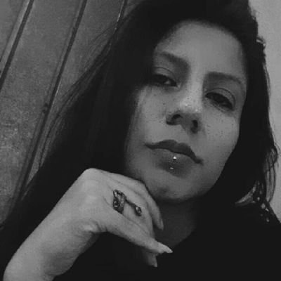 Anti poeta. Cursi y salvaje.
La ternura es mi trinchera.