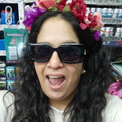 LoreDelAlfajor's profile picture. Metalera, Claustrofobica, Peronista y Kuka.
Star Wars, MCU, LOTR y HP.
Enamorada.
Mamá de Frida 🐾 y Pepper 🌶
Talleres 🇦🇹