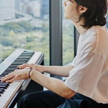 Music is live, paint my soul and my 👶my ❤ OT7 but a Crush to Min Suga🐱😍💜Be someone with love. be original, b you & b free loveyourself 𝗕𝗧𝗦⟭⟬💜𝔸ℝ𝕄𝕐⁷⟬⟭