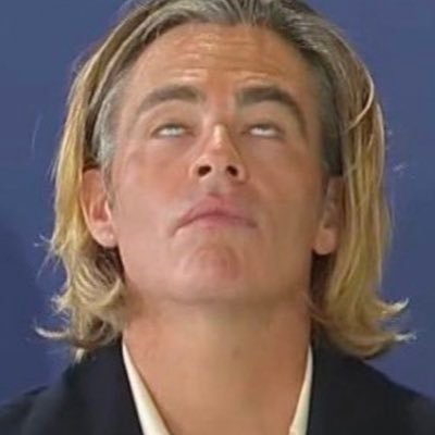 mimicheodora's profile picture. 산책하는 사람