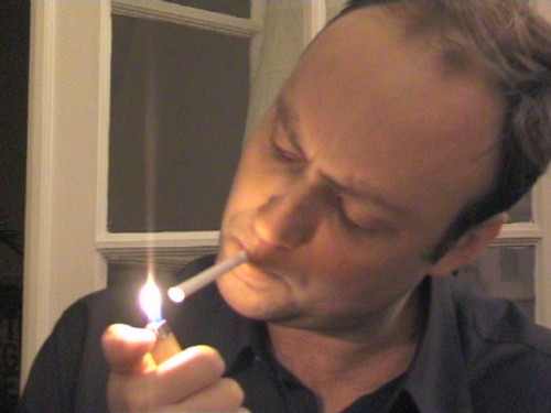 Journaliste, reporter. Ni éditorialiste, ni chroniqueur, pour garder la tête froide et éviter les platitudes.
Auteur entre autres de Dealer légal https://t.co/lQjtPi3L98