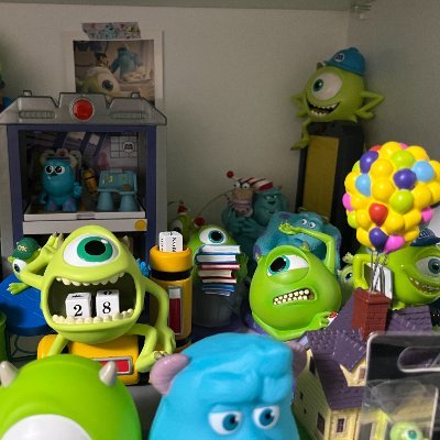 ディズニーピクサーのモンスターインクのファンです。 マイクが一番好きです。 関連フィギュアの自慢と情報を得るためにアカウントを別に作りました！よろしくお願いします!😊