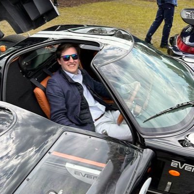 Founder of The Fast Charge ⚡ A newsletter following Britain's EV sector 🚗 Also a comms consultant