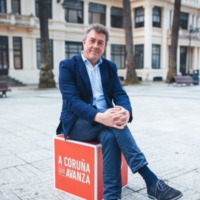 Concelleiro de Educación, Emprego e Relacións Institucionais no Concello de A Coruña. Socialista, Coruñés, Coruñesista y Deportivista