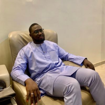 Momo_sonko01's profile picture. Hyper cool et trop curieux je suis un peu de moi et beaucoup des autres quand j’y penses #Culer💙❤️ #futurmilliardaire🤌🏾✨