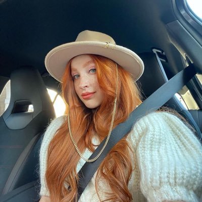 Fashion Designer 🧣Crypto Enthusiast📈Writer✍🏻
