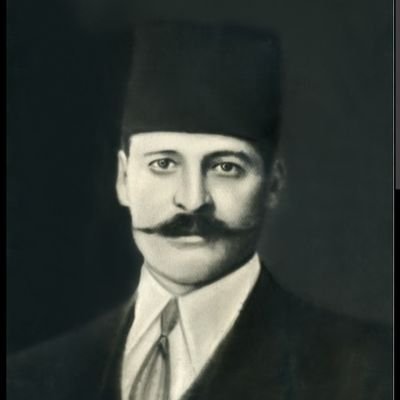 K.Maraş-Göksun-Fındık. Serkomser,
Tam memleket sevdalısı, 
Müdafaai hukuk cemiyeti başkanı,
1.dönem Maraş milletvekili,
İstiklal madalyalı Cumhuriyet kurucusu