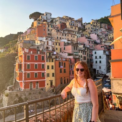 sandrarayy's profile picture. 