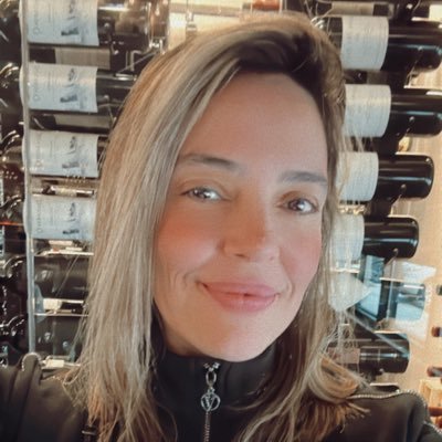 MariviMM's profile picture. Publicista&Mercadologo. Yo♥BTL,ON y TTL/Branding/Algo de Diseño... FashionLover y VinoTinto!!! Hago lo imposible, porque lo posible lo hace cualquiera...