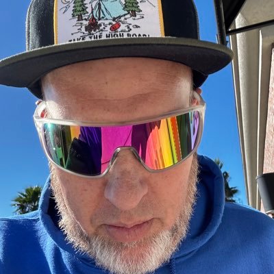 TheHexCoast's profile picture. Treat em like dirt they stick like mud!!!!!