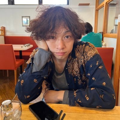 ロックと酒とごはんを愛しています。70's〜90's文化/レコード/居酒屋探訪/宅飲みなどなどちょっと渋めなポストをしております。普段は都内近郊で左官屋さんをやってます。