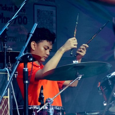 he/him | b2025 | Dia • Cam • Li • Tau | @welovemoms2025 & @rtg_pisay guitarist/drummer (?) | DP from @tabyowwww |