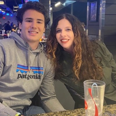 NicoleSaula's profile picture. 