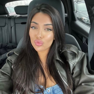 abvllx's profile picture. 