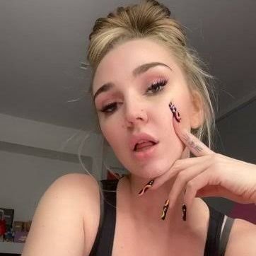 MaryWhi05009842's profile picture. feel free to chat me up😘🥰