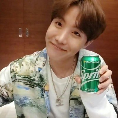 Hi! I 💜 BTS!! FIND ME ON 🦋 https://t.co/aaAs9909ZT