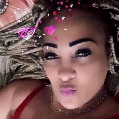 KatiaCr27464754's profile picture. 