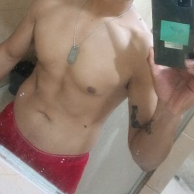 single marino ⚓️💀de Guayaquil disponible educado buena presencia y puesto a cumplir fantasías con parejitas y no gays