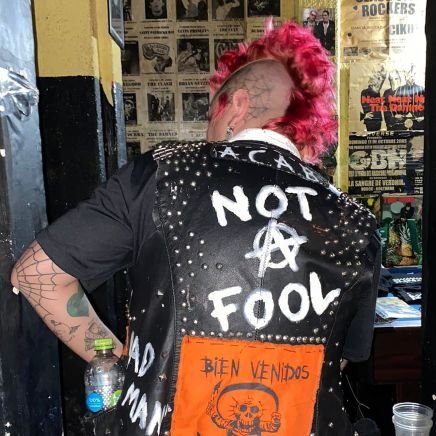 ChrPunx's profile picture. street punk Oi! \\
'96 //
ISTP \\
Software engineer/DevOps/Audiovisual(!?)